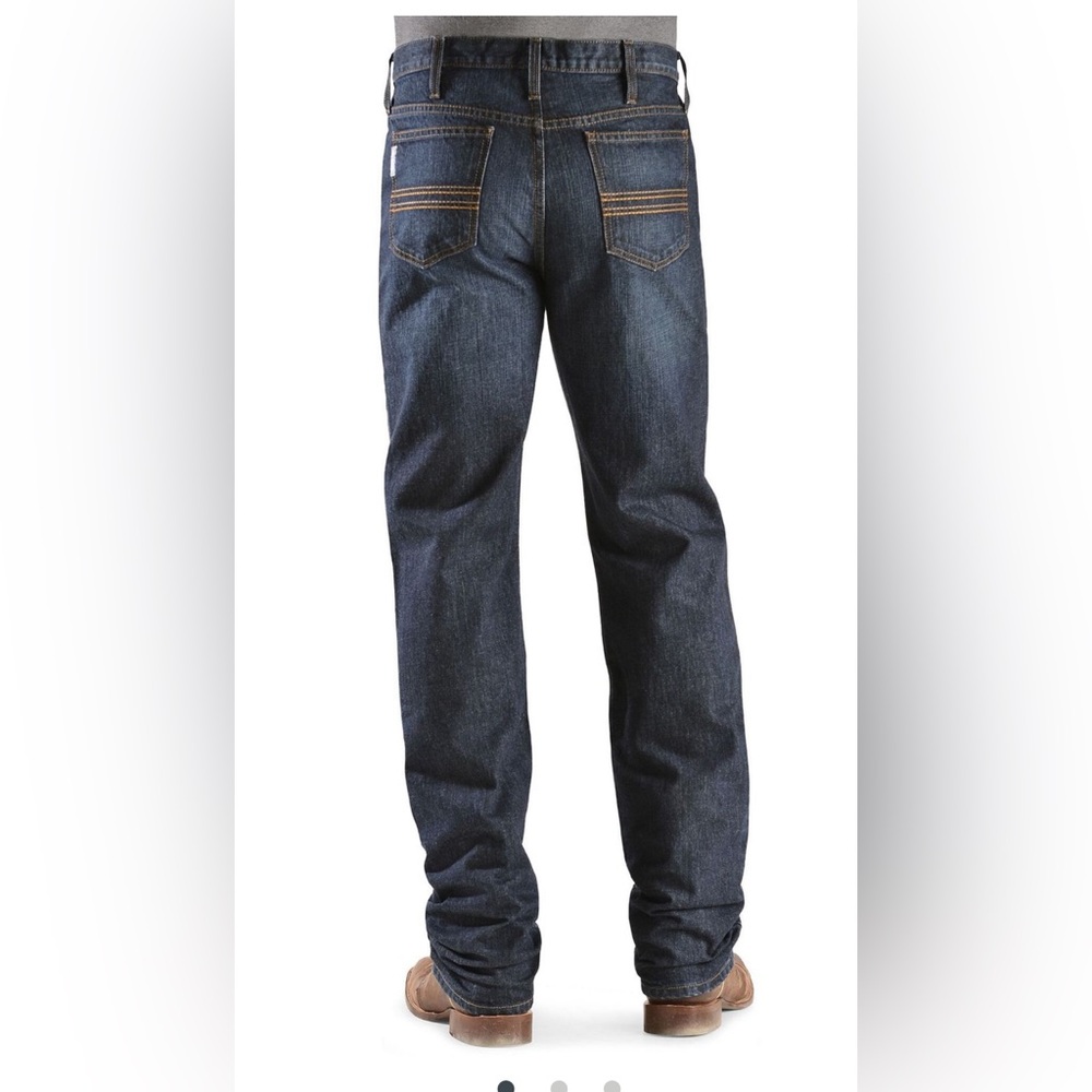 Like new - 42x30 CINCH MEN'S SILVER LABEL DARK WASH SLIM STRAIGHT JEANS